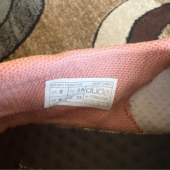 Women’s Hey Dude Size 8 - Picture 5 of 6